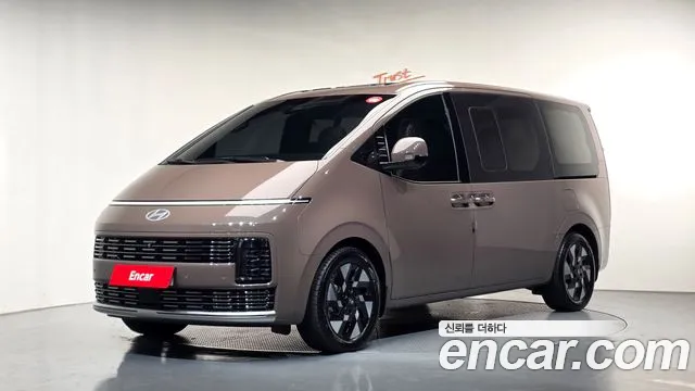 Hyundai Staria 2026 — photo 1