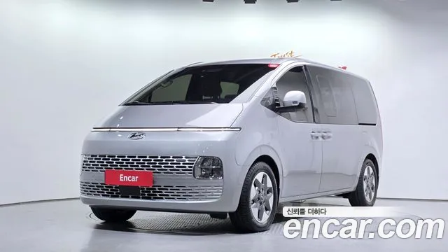 Hyundai Staria 2022 — photo 1