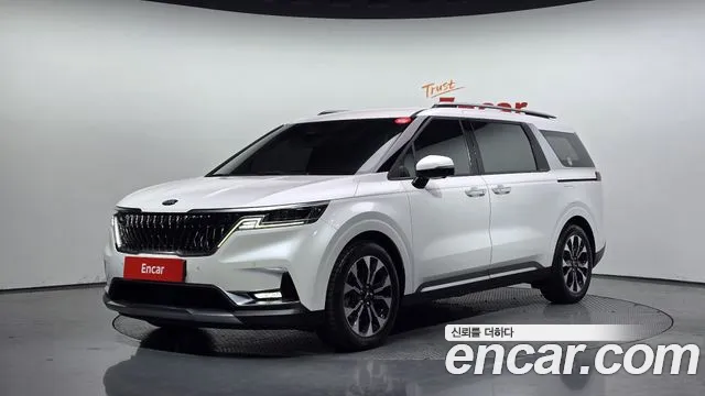 Kia Canival 2021 — photo 1