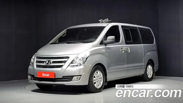 Hyundai Starex 2017 — photo 1