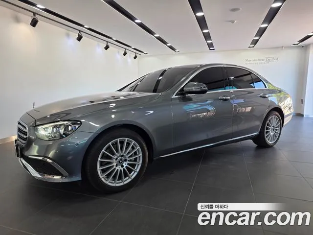 Mercedes-Benz E-Class 2022 — photo 1