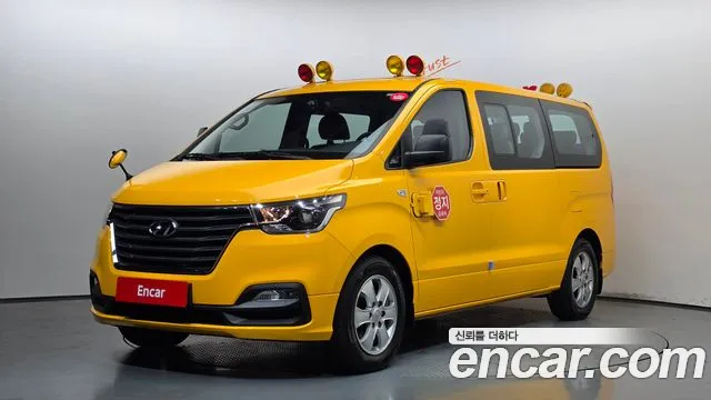 Hyundai Starex 2019 — photo 1