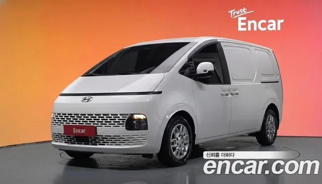 Hyundai Staria 2022 — photo 1