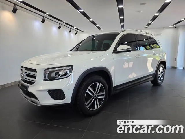 Mercedes-Benz GLB-Class 2021 — photo 1