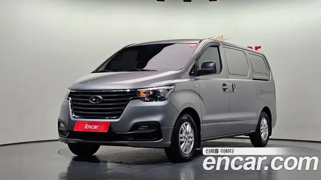 Hyundai Starex 2018 — photo 1