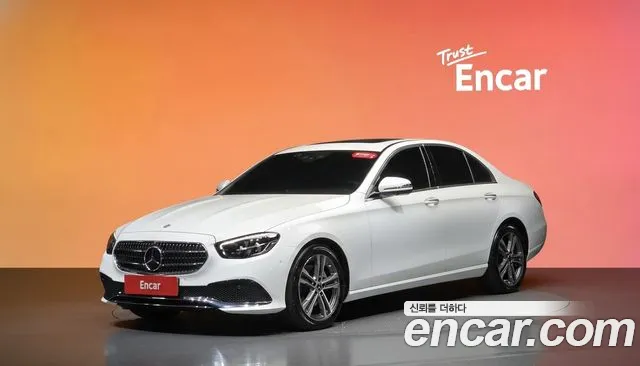 Mercedes-Benz E-Class 2023 — photo 1