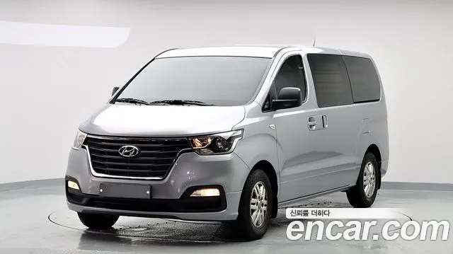 Hyundai Starex 2021 — photo 1