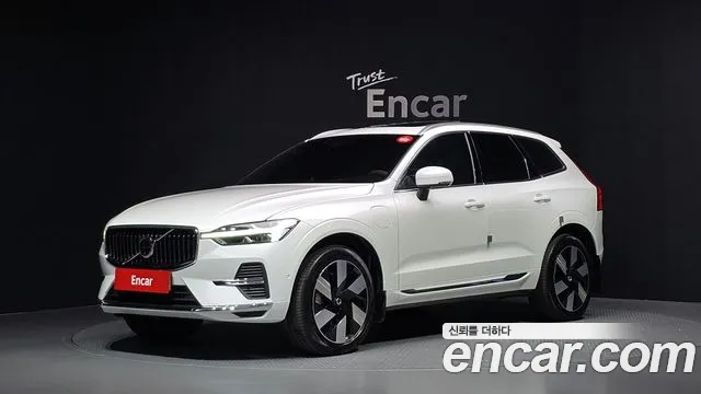 Volvo XC60 2025 — photo 1