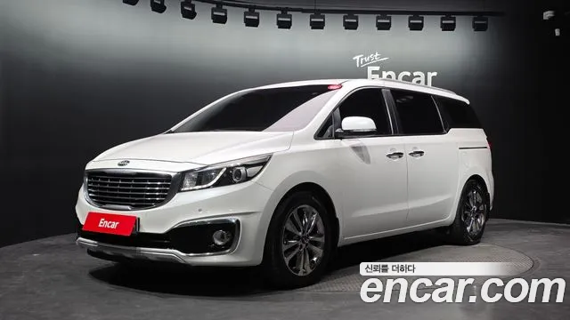 Kia Canival 2015 — photo 1