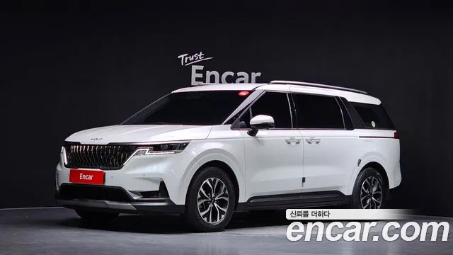 Kia Canival 2023 — photo 1
