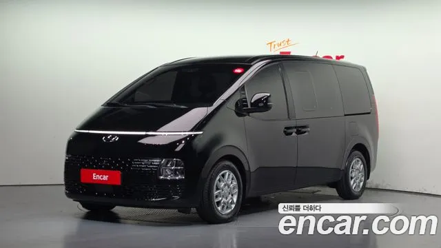 Hyundai Staria 2022 — photo 1