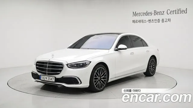 Mercedes-Benz S-Class 2025 — photo 1