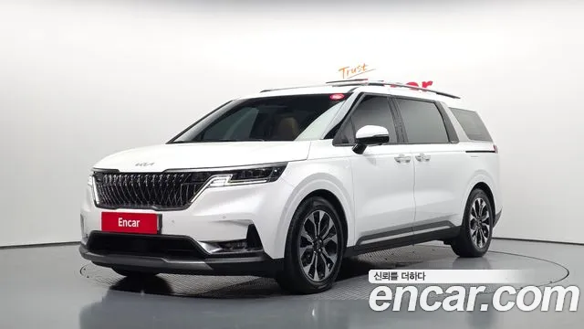 Kia Canival 2023 — photo 1