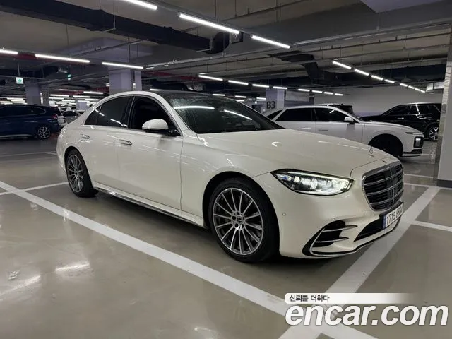 Mercedes-Benz S-Class 2023 — photo 1