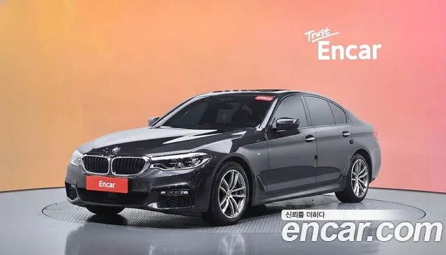 BMW 5-Series 2017 — photo 1