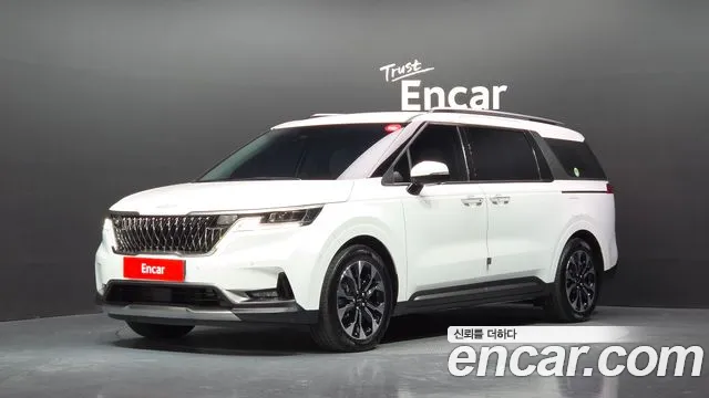 Kia Canival 2023 — photo 1