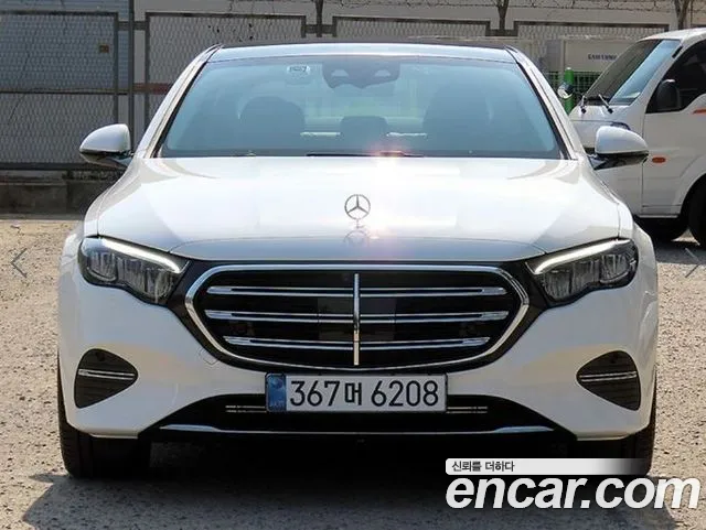 Mercedes-Benz E-Class 2026 — photo 1