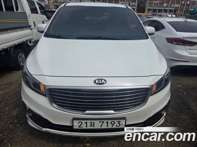 Kia Canival 2015 — photo 1