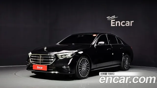 Mercedes-Benz E-Class 2024 — photo 1