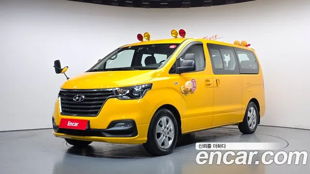 Hyundai Starex 2019 — photo 1