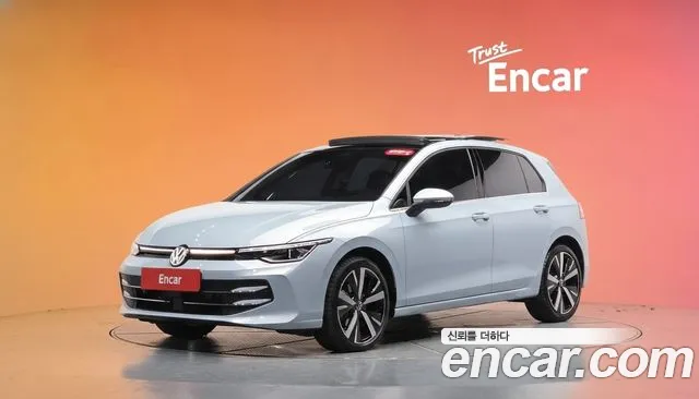 Volkswagen Golf 2025 — photo 1