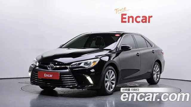 Toyota Camry 2015 — photo 1