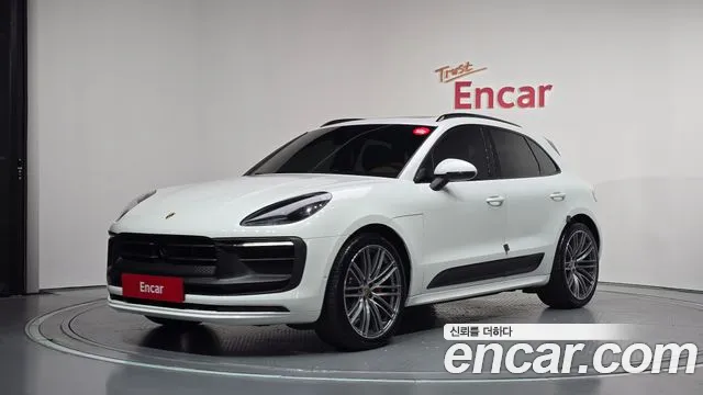 Porsche Macan 2015 — photo 1