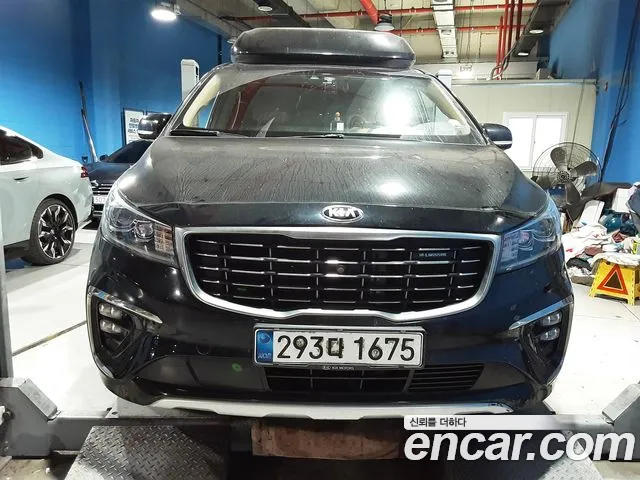 Kia Canival 2019 — photo 1
