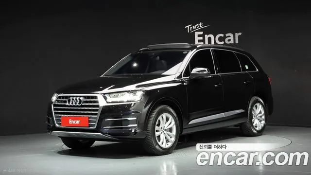 Audi Q7 2019 — photo 1