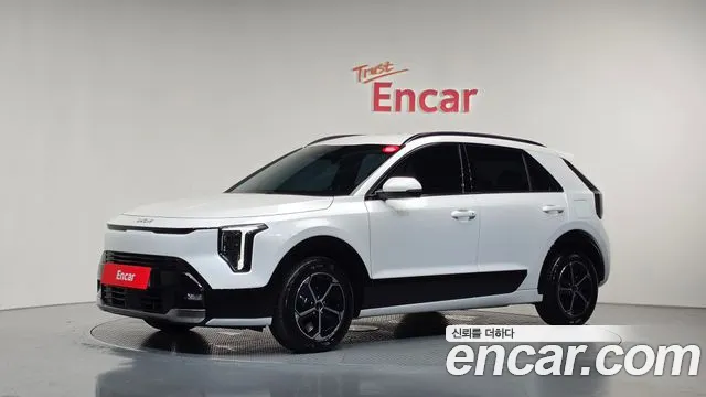 Kia Niro 2027 — photo 1