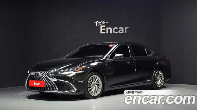 Lexus ES 2022 — photo 1