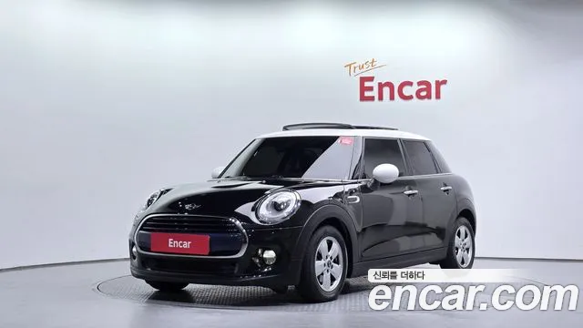 Mini Cooper 2016 — photo 1