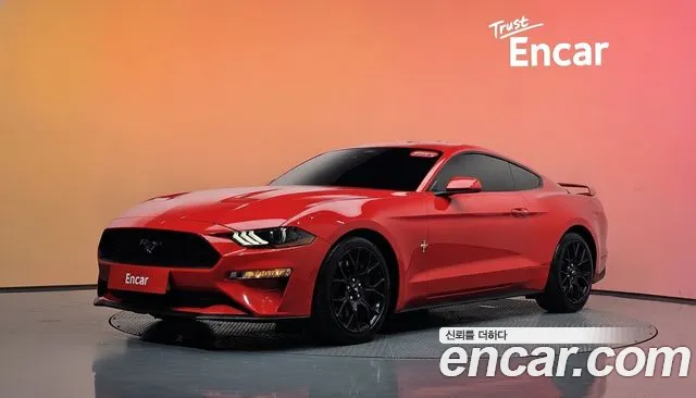 Ford Mustang 2022 — photo 1