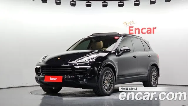 Porsche Cayenne 2017 — photo 1