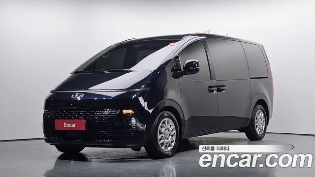 Hyundai Staria 2022 — photo 1