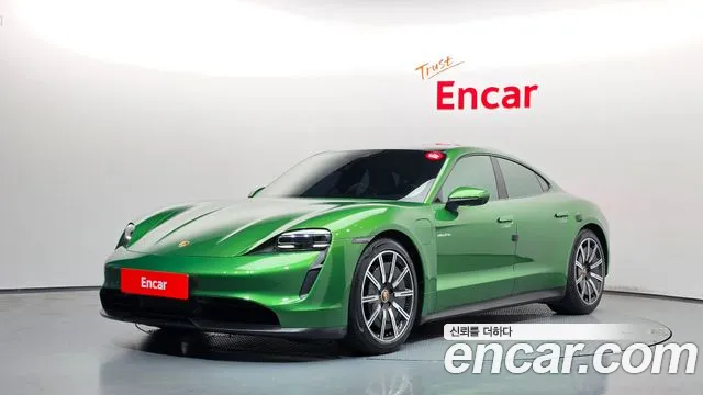 Porsche Taycan 2022 — photo 1