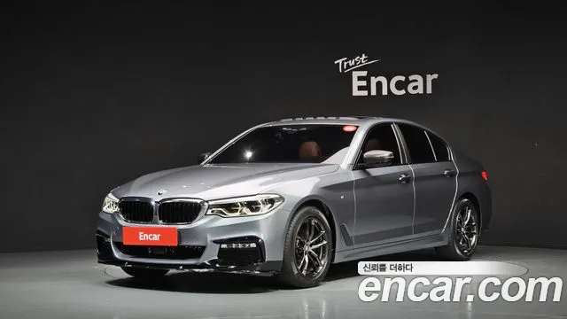 BMW 5-Series 2017 — photo 1