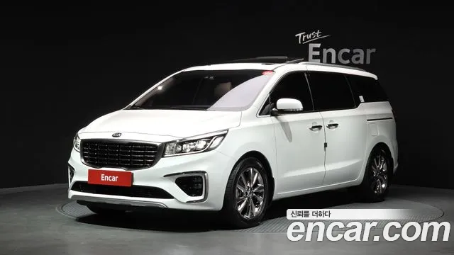 Kia Canival 2020 — photo 1