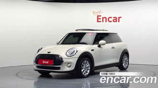 Mini Cooper 2015 — photo 1