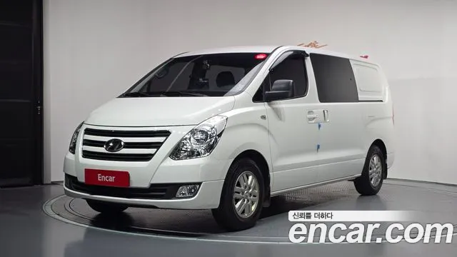 Hyundai Starex 2018 — photo 1
