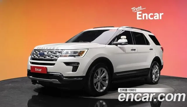 Ford Explorer 2019 — photo 1
