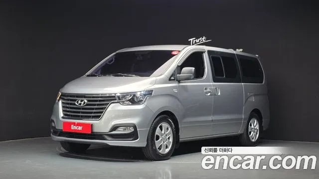 Hyundai Starex 2018 — photo 1
