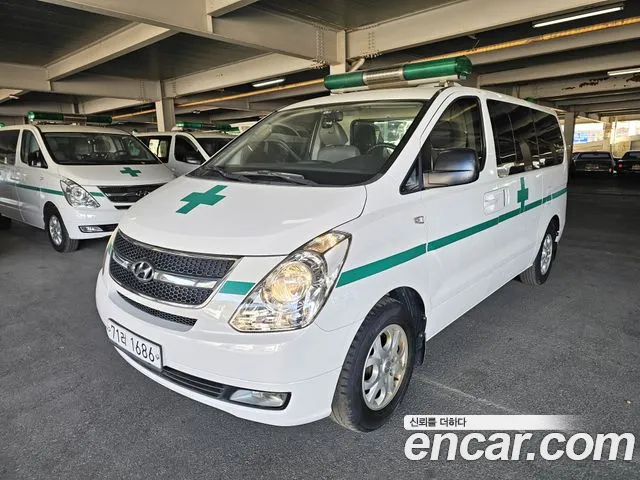Hyundai Starex 2015 — photo 1