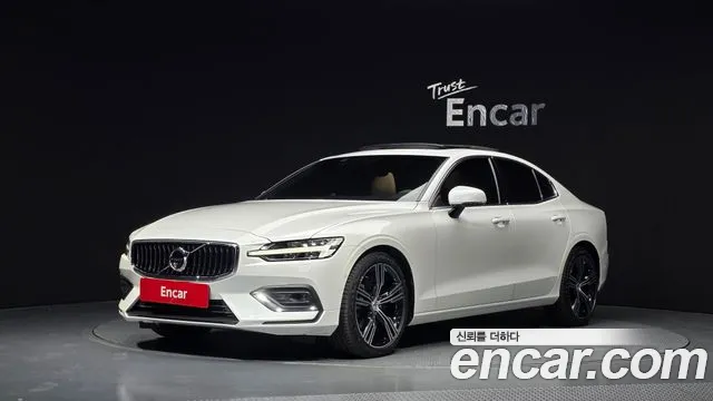 Volvo S60 2021 — photo 1