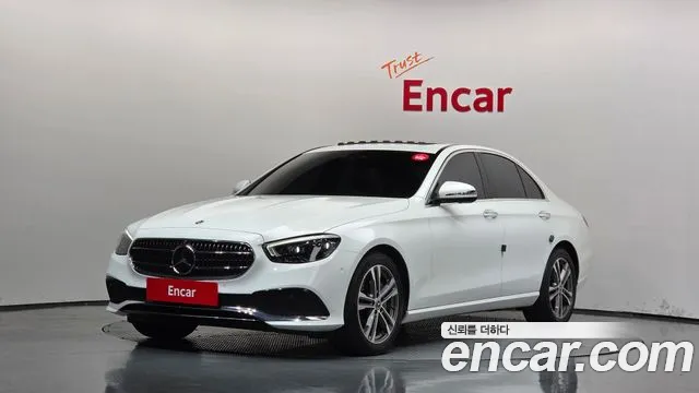 Mercedes-Benz E-Class 2022 — photo 1