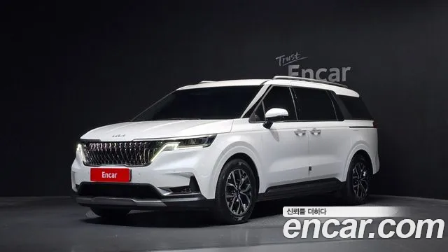 Kia Canival 2023 — photo 1