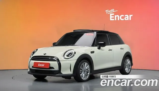 Mini Cooper 2022 — photo 1