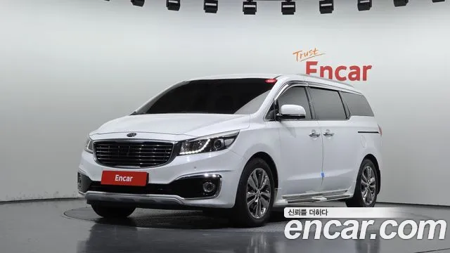 Kia Canival 2018 — photo 1