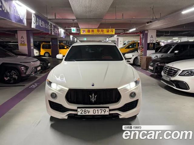 Maserati Levante 2017 — photo 1