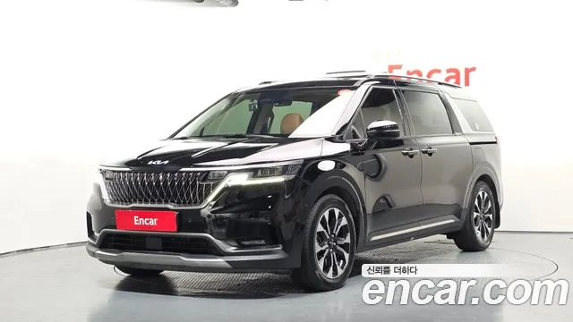 Kia Canival 2023 — photo 1